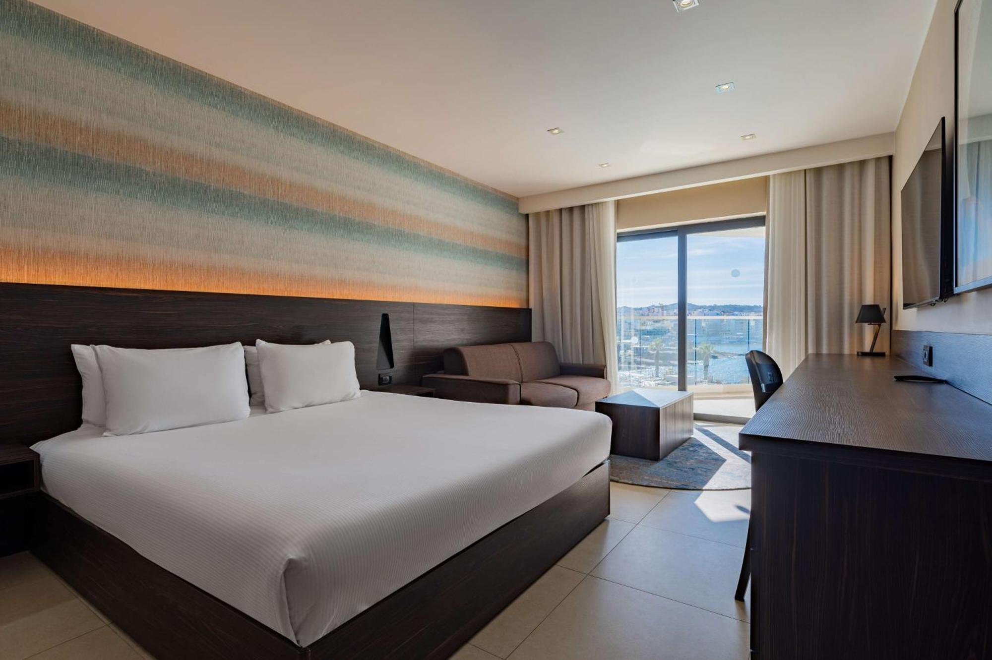 Superior King Room Sofa Bed Sea View,1660283129:JPEG